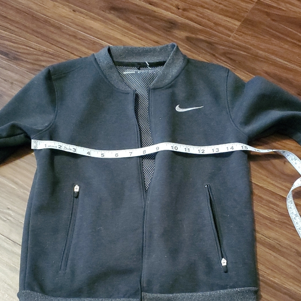 Nike Women's Dark Gray Golf Jacket with Swoosh Zippered Pockets - Picture 5 of 10